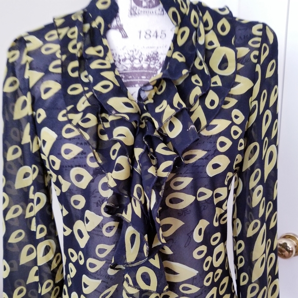 2 for $25New York & Co Black/Mustard Yellow Blouse - Picture 2 of 6